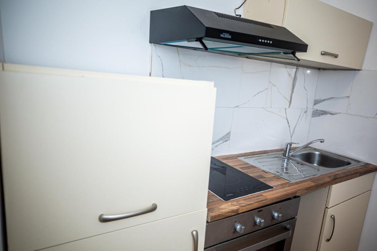 Agreable Chambre Sur Liege Avc Parking Et Wifi Gratuit Exteriör bild